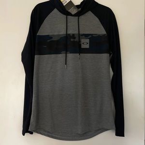 Oakley Buckle OHydro athletic hooded long sleeve